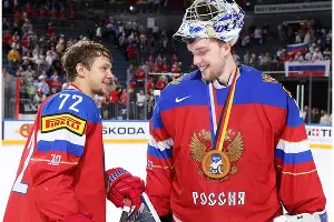 Артемий Панарин и Андрей Василевский &copy;&nbsp;Фото из группы &laquo;ВКонтакте&raquo; &laquo;Чемпионат мира по хоккею 2017&raquo;, vk.com/iihfhockey
