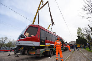 Новый трехсекционный трамвай "Витязь"  © Елена Синеок, ЮГА.ру