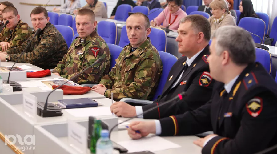 "Крымский "Беркут" на встрече с депутатами думы Ставропольского края в Ставрополе &copy;&nbsp;Эдуард Корниенко, ЮГА.ру