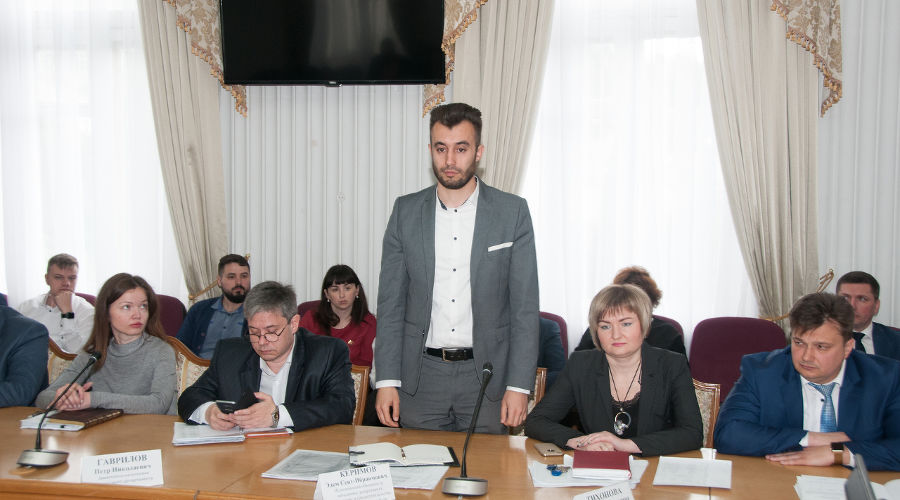 Эдем Керимов &copy;&nbsp;Фото пресс-службы администрации Ялты