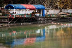 Ресторанный комплекс на озере Рица © Елена Синеок, ЮГА.ру