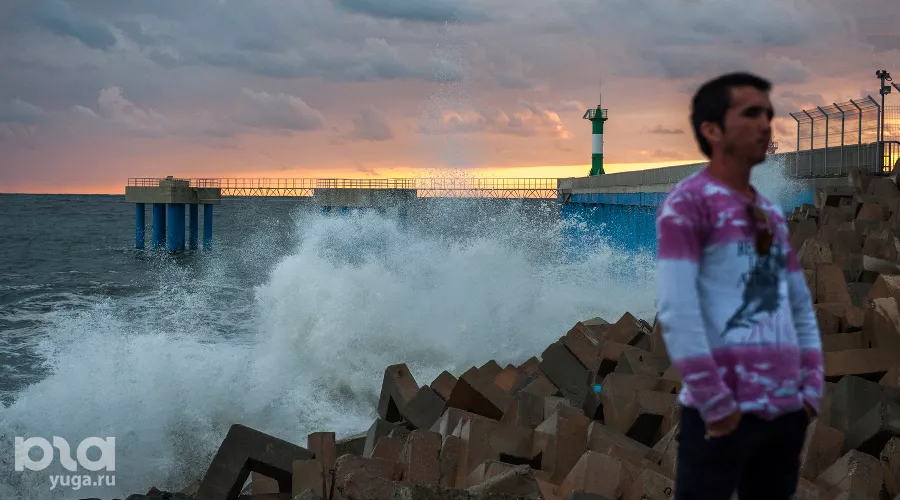 Шторм в Сочи &copy;&nbsp;Нина Зотина, ЮГА.ру