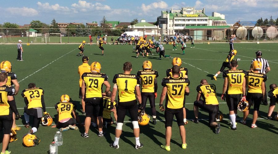 Финал чемпионата Юга России по американскому футболу «Краснодарские бизоны» — «Ставропольские камни» © Фото Юга.ру