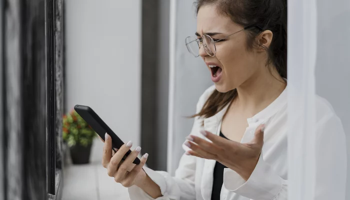 Не работают банкоматы, сложно вызвать такси и позвонить