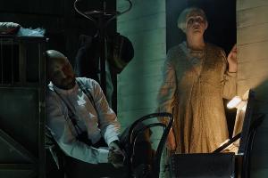 Кадр из видеозаписи спектакля «Мы, герои» &copy;&nbsp;Скриншот видео из группы &laquo;Красноярский Театр Пушкина&raquo; во ВКонтакте