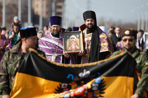 Крестный ход с иконой царя Николая II в Ставрополе © Эдуард Корниенко, ЮГА.ру