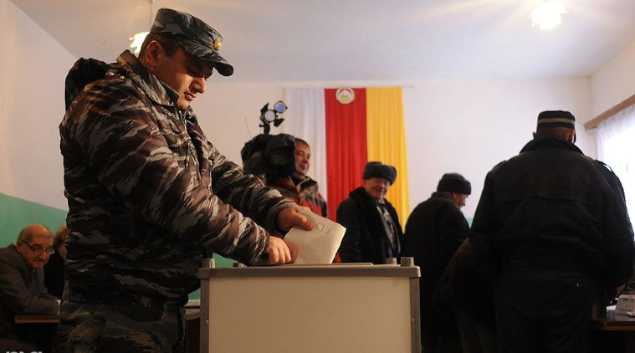 В Южной Осетии прошел 2 тур президентских выборов © Сергей Карпов. ЮГА.ру
