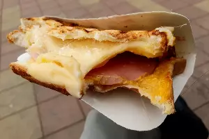 Сырные сэндвичи у Николы &copy;&nbsp;Фото Марины Солошко, Юга.ру