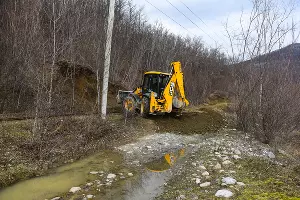 Ремонт узкоколейки &copy;&nbsp;Фото Елены Синеок, Юга.ру