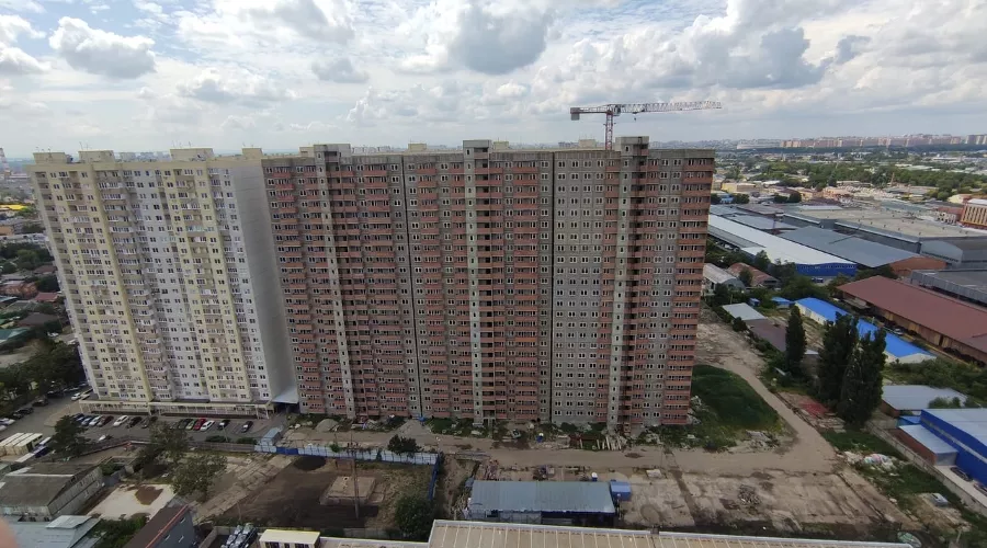 3 литер ЖК «На Магистральной» в июле 2021 &copy;&nbsp;Фото из группы дольщиков Вконтакте https://vk.com/public174482344?w=wall-174482344_1438