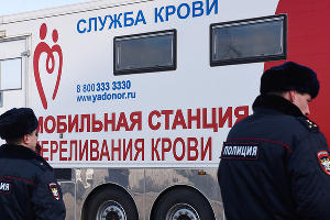 Транспортная полиция юга России приняла участие в благотворительной акции «Капля крови – ради жизни» © Елена Синеок, Юга.ру