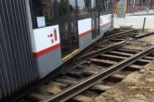 Ремонт трамвайных путей на Дмитриевской дамбе &copy;&nbsp;Фото Александра Гончаренко, Юга.ру