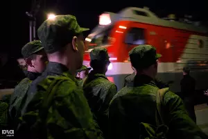 Первые кубанские призывники отправляются на военную службу с краснодарского вокзала &copy;&nbsp;Влад Александров. ЮГА.ру