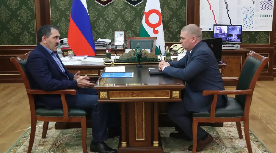 Юнус-Бек Евкуров и Юрий Муравьев &copy;&nbsp;Фото пресс-службы главы РИ