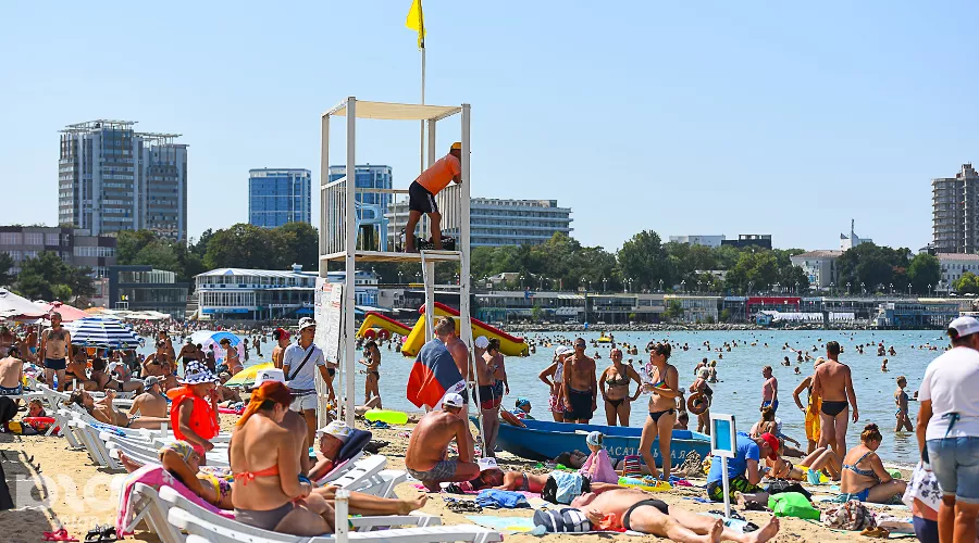 Пляж в Анапе &copy;&nbsp;Фото Елены Синеок, Юга.ру