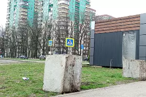 Ларьки на улице Героев-Разведчиков &copy;&nbsp;Андрей Малеваный Юга.ру