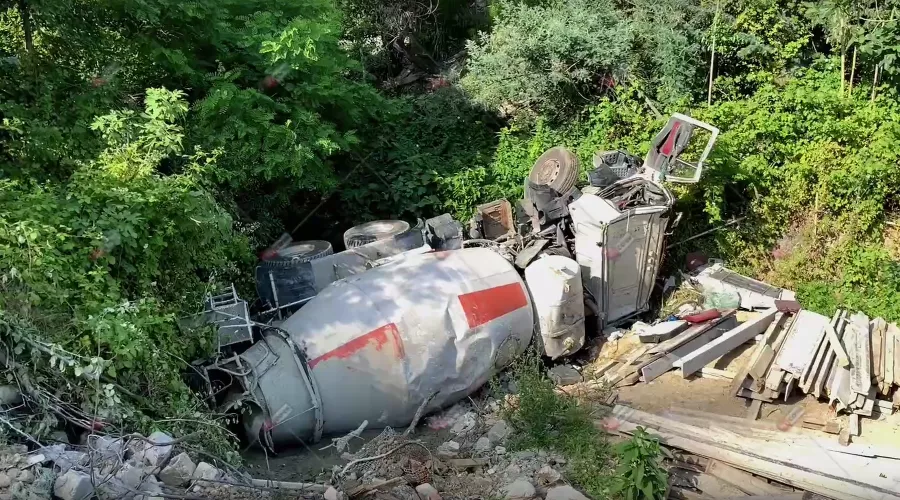  &copy;&nbsp;Кадр из видео в группе &laquo;ЧП Сочи&raquo;, vk.com/chpsochi