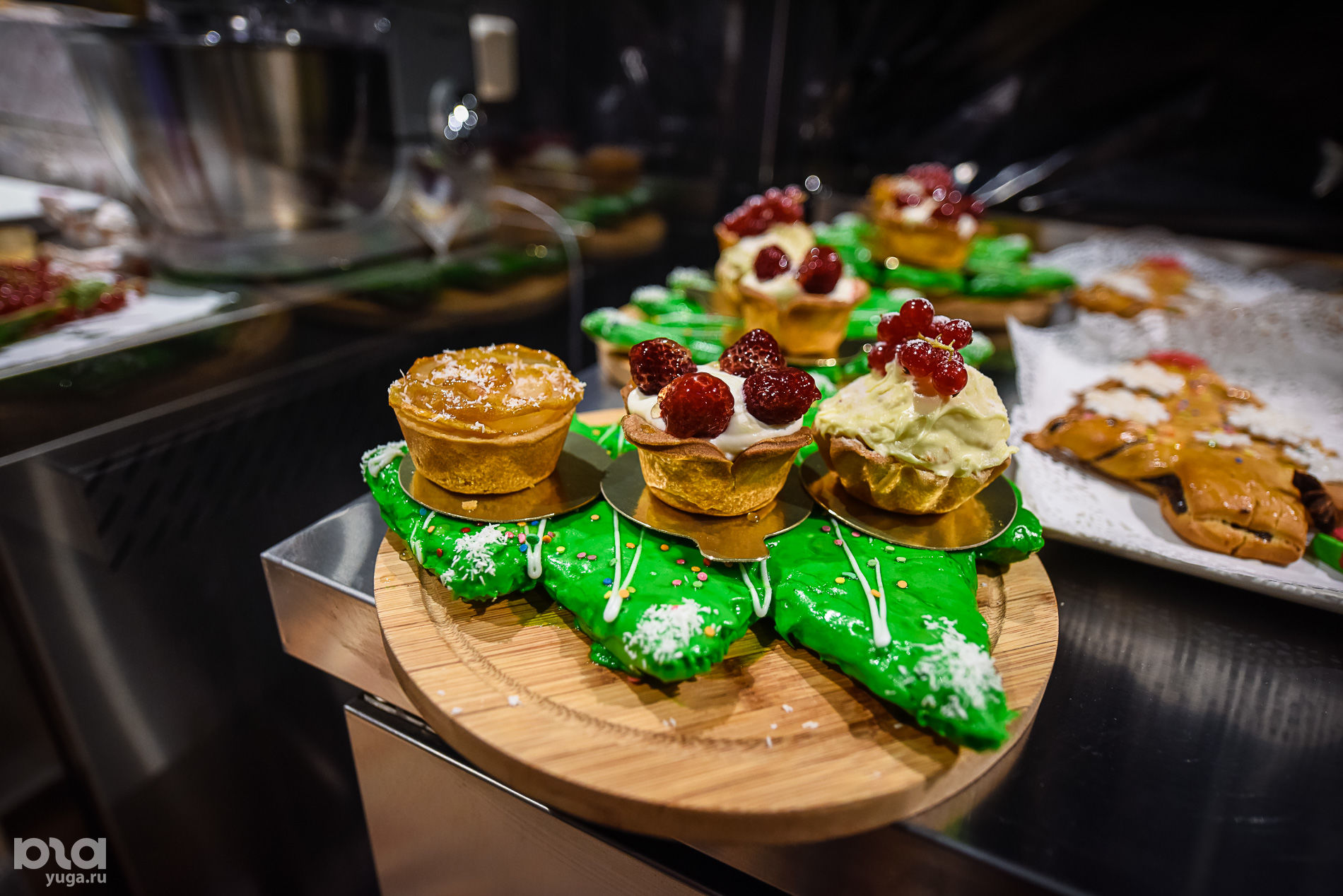 Angel cakes patriki москва. Патрик и Мари торты. Торт мазурка Патрик и Мари. Пирожное Шу Патрик и Мари. Торт Женева Патрик и Мари.