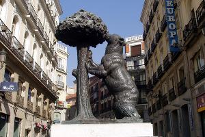 Скульптура в Мадриде «Медведь и земляничное дерево» © Фото с сайта pixabay.com