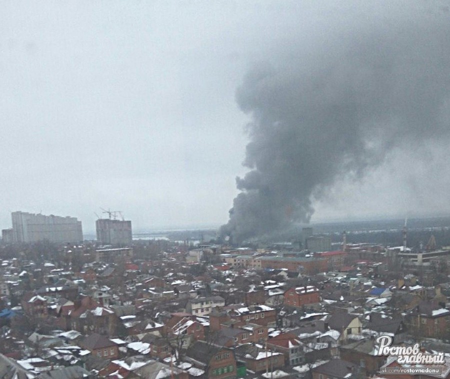  В Ростове сгорела свалка на площади 150 кв. метров 