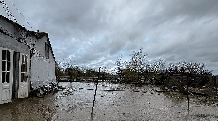 Затопленный дом в дагестанском селе Тутлар после ухода воды &copy;&nbsp;Фото Flandria12, commons.wikimedia.org