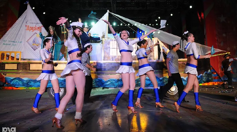 Карнавал в Геленджике &copy;&nbsp;Елена Синеок. ЮГА.ру