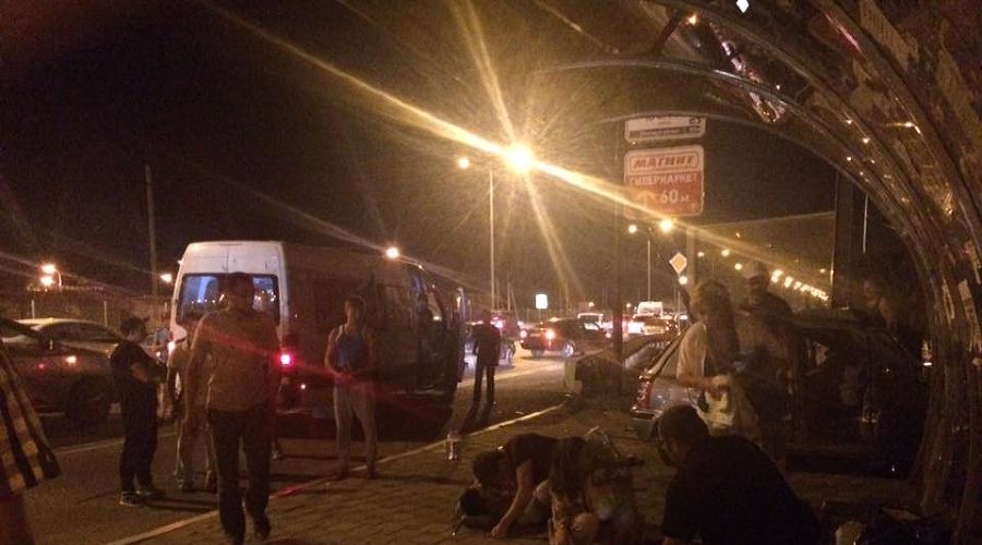 ДТП на Ейском шоссе © Фото из аккаунта Изабеллы Кулешовой в Facebook, facebook.com/izabella.kuleshova