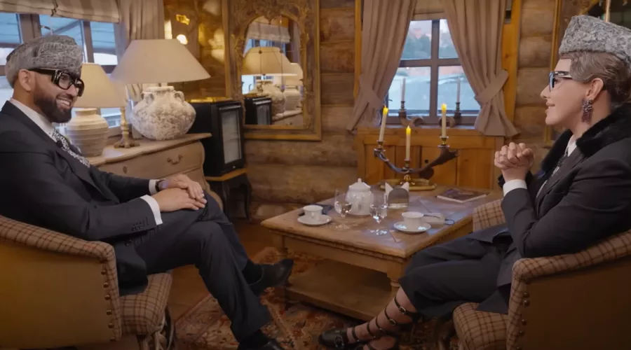 Николай Василенко дает интервью Ксении Собчак, 2025 год  &copy;&nbsp;Скриншот видео из Youtube-канала &laquo;Осторожно: Собчак&raquo;