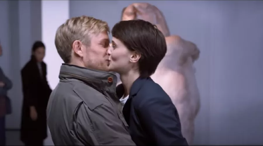 Кадр из трейлера к фильму «Двуличный любовник» &copy;&nbsp;Скриншот видео с YouTube-канала iVideos, www.youtube.com/channel/UCs9tHGGpNjOMiCnbqTGA1PQ