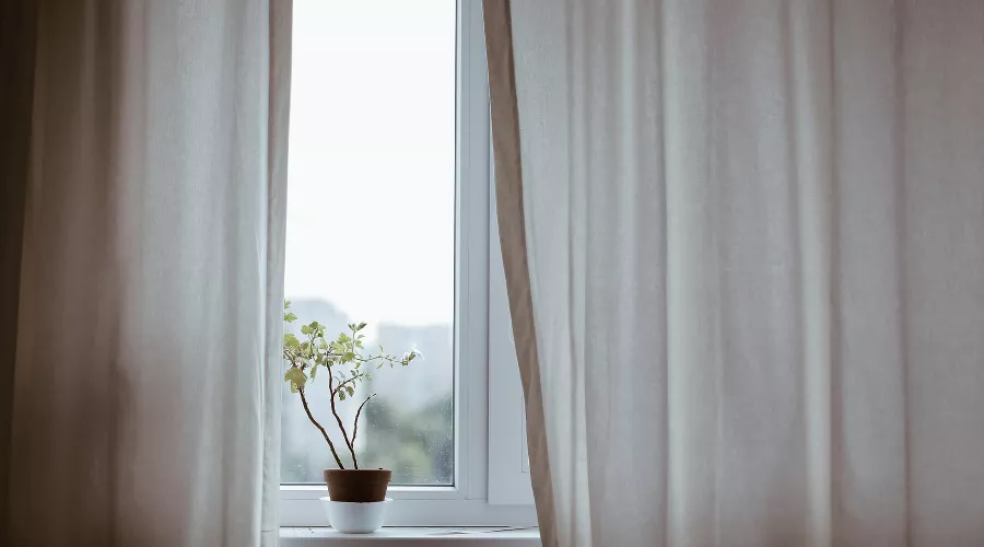 Окно &copy;&nbsp;Фото Eduard Militaru, unsplash.com