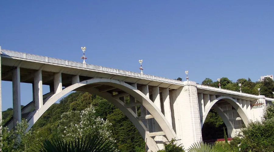 Мацестинский виадук &copy;&nbsp;Фото Yufereff с сайта wikimedia.org