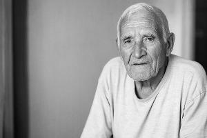 пенсионер &copy;&nbsp;Изображение сгенерировано нейросетью Gigachat