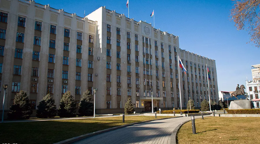 Здание администрации Краснодарского края  &copy;&nbsp;Елена Синеок, ЮГА.ру