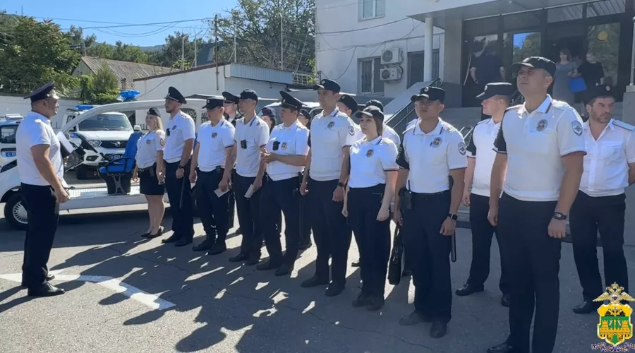 Туристическая полиция в Геленджике &copy;&nbsp;Скриншот видео с сайта ГУ МВД России по Краснодарскому краю