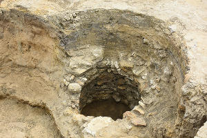 Раскопки в Фанагории. Уцелевшая гробница позднеантичной эпохи © Фото Елены Синеок, Юга.ру