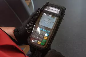 Терминал бесконтактной оплаты проезда &copy;&nbsp;Фото Дмитрия Пославского, Юга.ру