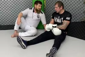 Рамзан Кадыров и Александр Емельяненко &copy;&nbsp;Скриншот видео из инстаграма Александра Емельяненко, instagram.com/alexemelyanenko