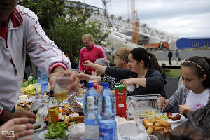 Староверы отметили Радоницу на кладбище центре Олимпийского парка в Сочи  &copy;&nbsp;Михаил Мордасов, ЮГА.ру
