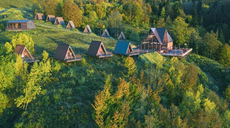 Горный кемпинг «Нахазо» на курорте «Роза Хутор» &copy;&nbsp;Фото предоставлено пресс-службой курорта &laquo;Роза Хутор&raquo;