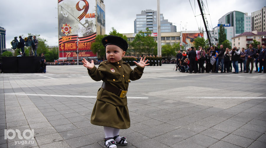 Парад Победы на Театральной площади в Краснодаре © Фото Елены Синеок, Юга.ру