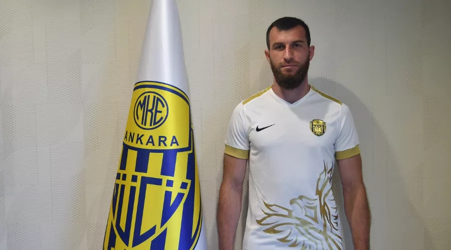 Заур Садаев &copy;&nbsp;Фото пресс-службы ФК &laquo;Ахмат&raquo;