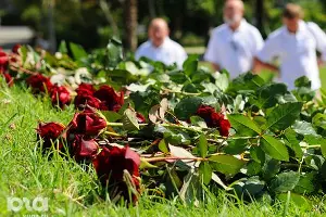 возложение цветов &copy;&nbsp;Елена Синеок. ЮГА.ру