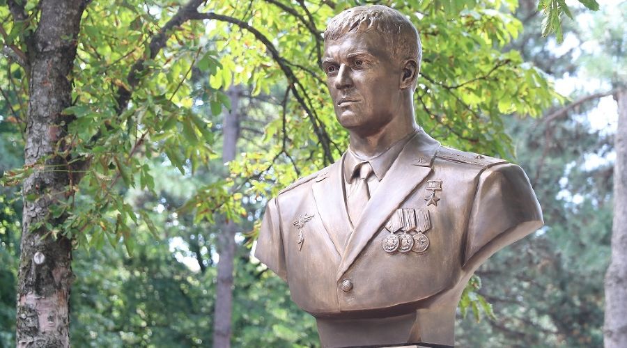 Памятник Герою России Евгению Филипову в Краснодаре &copy;&nbsp;Фото пресс-службы администрации Краснодара