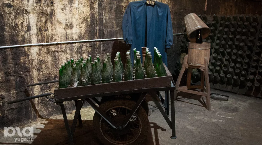 Подвалы завода шампанских вин «Абрау-Дюрсо» &copy;&nbsp;Фото Елены Синеок, Юга.ру