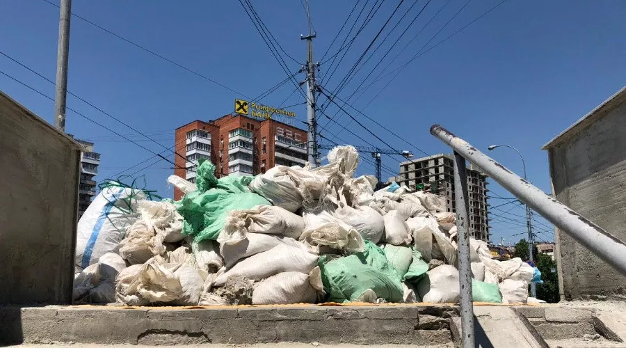 Ремонт подземного перехода на Старокубанском кольце &copy;&nbsp;Фото Елены Синеок, Юга.ру
