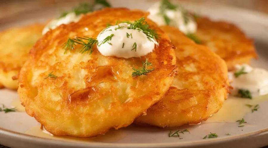 драники &copy;&nbsp;Изображение сгенерировано нейросетью Gigachat