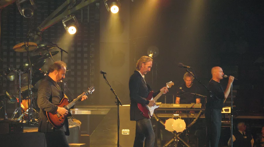 Genesis &copy;&nbsp;Файл доступен по лицензии Creative Commons Attribution-Share Alike 2.5 Generic