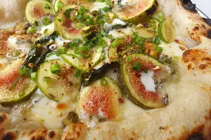 Сезонная пицца с инжиром в &laquo;Кубана Toscana&raquo; &copy;&nbsp;Фото Марины Солошко, Юга.ру