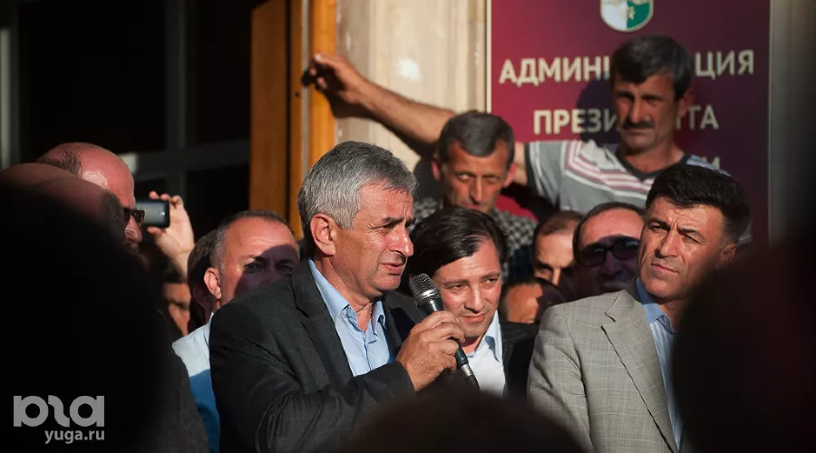 Митинг оппозиции в Абхазии &copy;&nbsp;Нина Зотина, ЮГА.ру