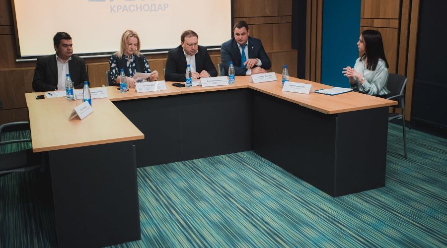 Круглый стол «Проблемная «долевка»: как на Кубани решают вопрос с обманутыми дольщиками» © Фото «РБК Краснодар»